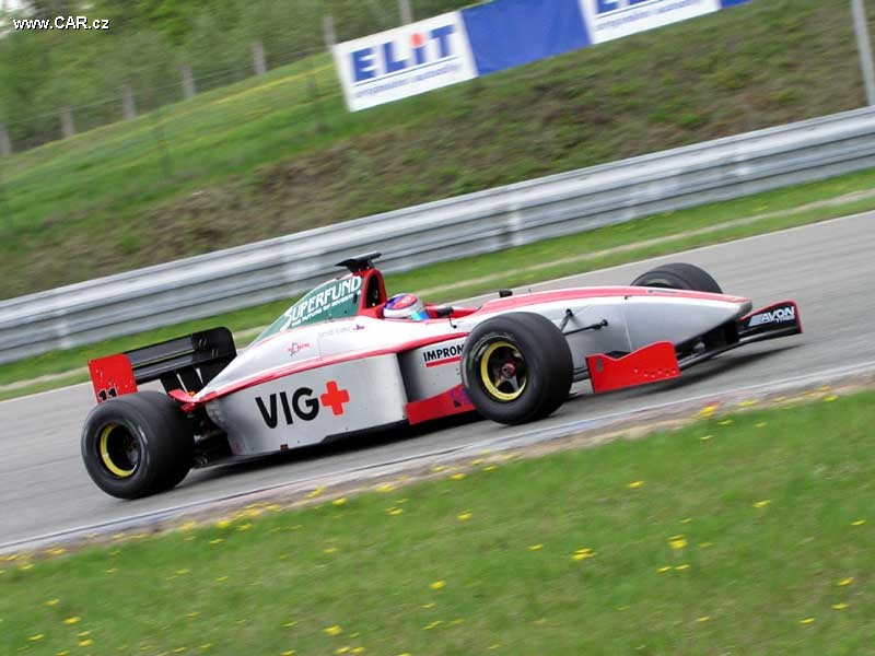 Tom Kostka leton jedin ech v Superfund Euro F3000